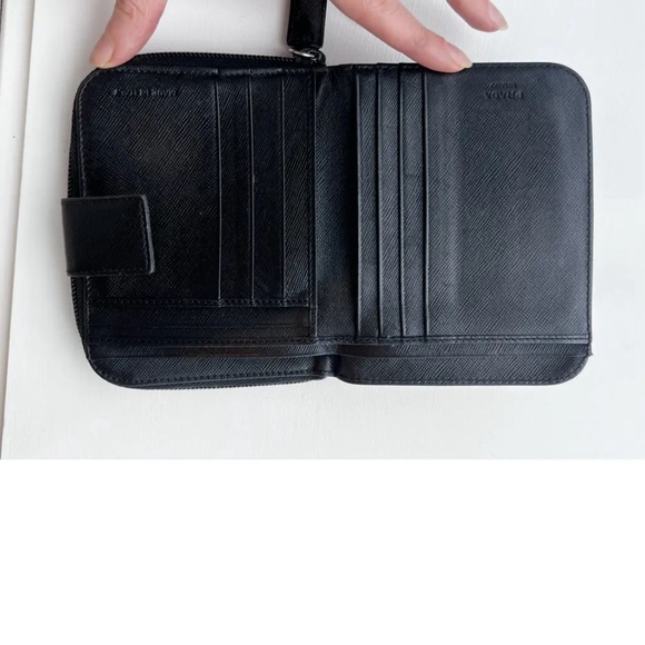 PRADA Black Spazzaloto Leather
Compact Bi-Fold
Zip Around Wallet, authen… - Picture 6 of 12